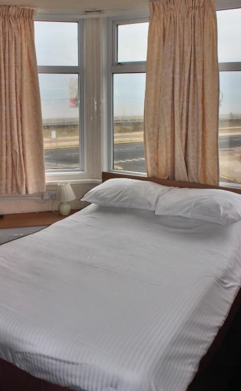 The Colwyn Hotel - Near Pleasure Beach Blackpool Exteriér fotografie