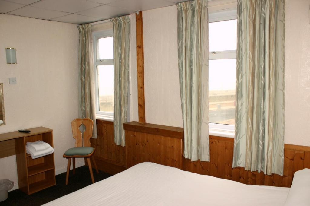 The Colwyn Hotel - Near Pleasure Beach Blackpool Exteriér fotografie