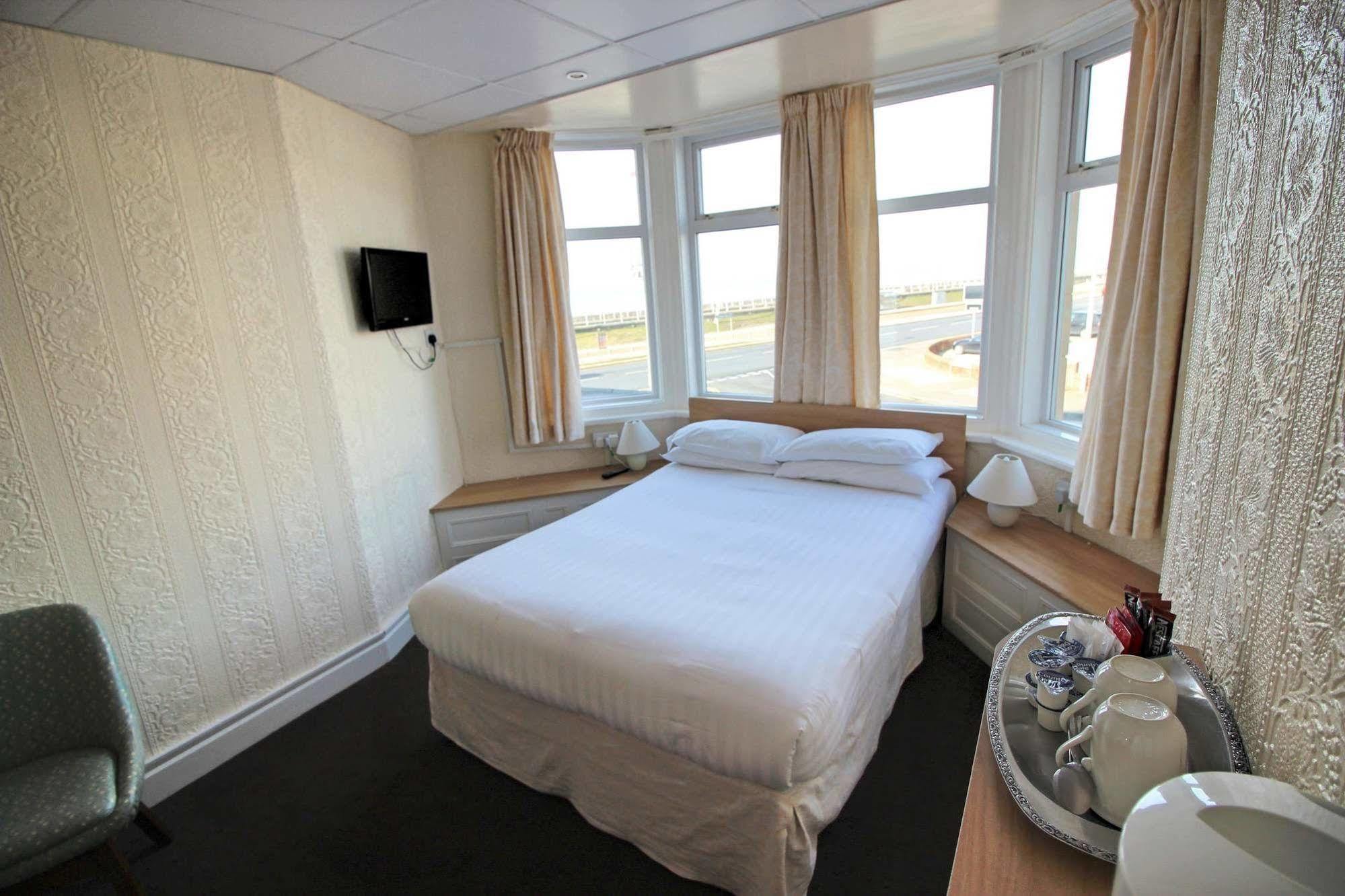 The Colwyn Hotel - Near Pleasure Beach Blackpool Exteriér fotografie